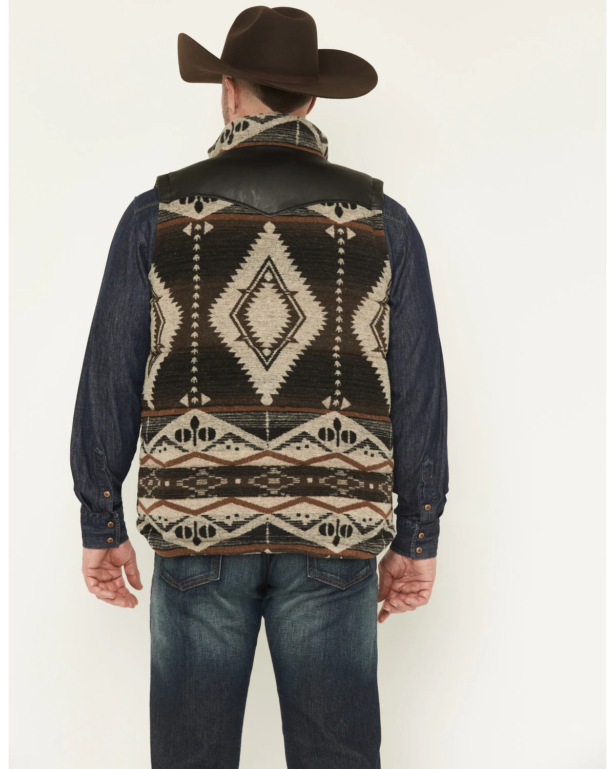 Cody James Men's Southwestern Print Flannel Insulated Vest - Image 4